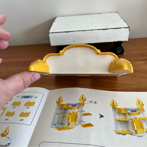 Zuru Mini Brands Mini Disney Store Edition Display Piece Replacement Piece - Picture 5 of 6